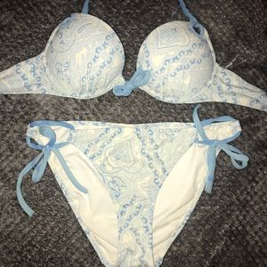 Victoria’s Secret bikini